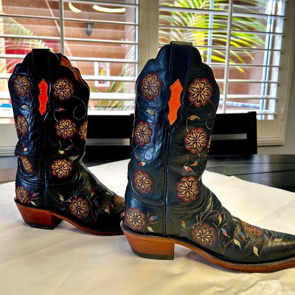 Lucchese 1883 Black Floral Boots - Picture 4 of 10